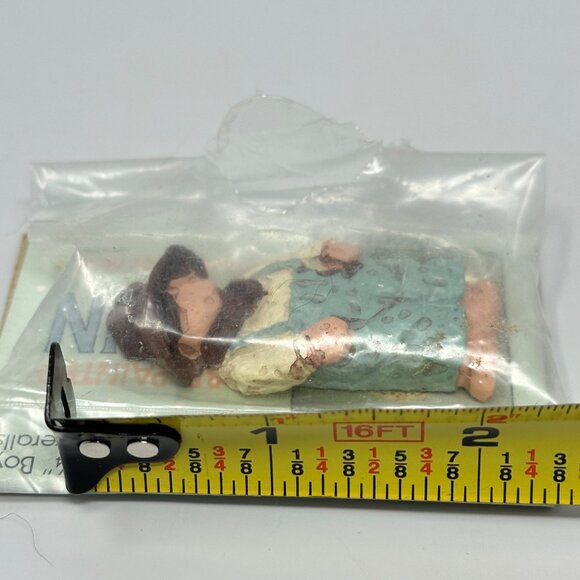 Pre-Painted Resin Collectible Figures - Farming Couple & Roosters - Picture 9 of 11